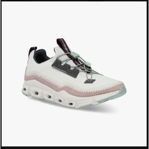 ON Cloudaway women’s size 9.5 EUC
